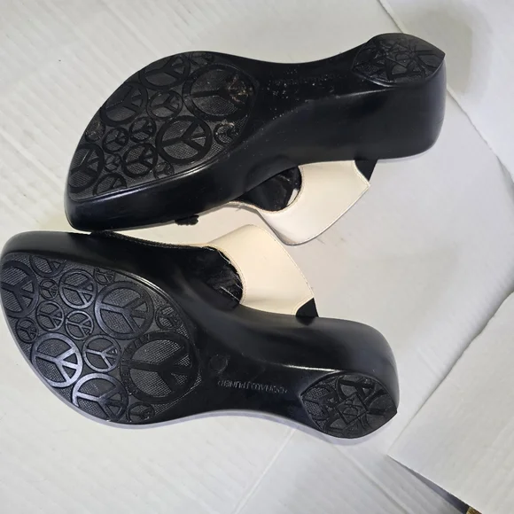 Donald J. Pliner Thong Sandal Size 6.5 - Picture 6 of 6